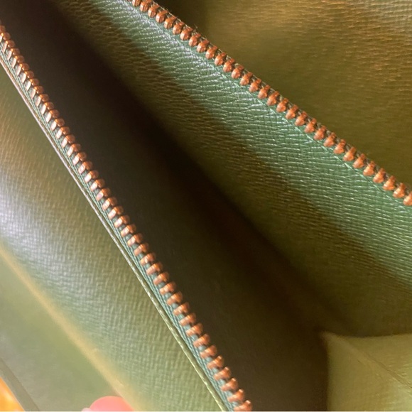 Louis Vuitton Green Epi leather Sarah Project Wallet - Picture 6 of 11